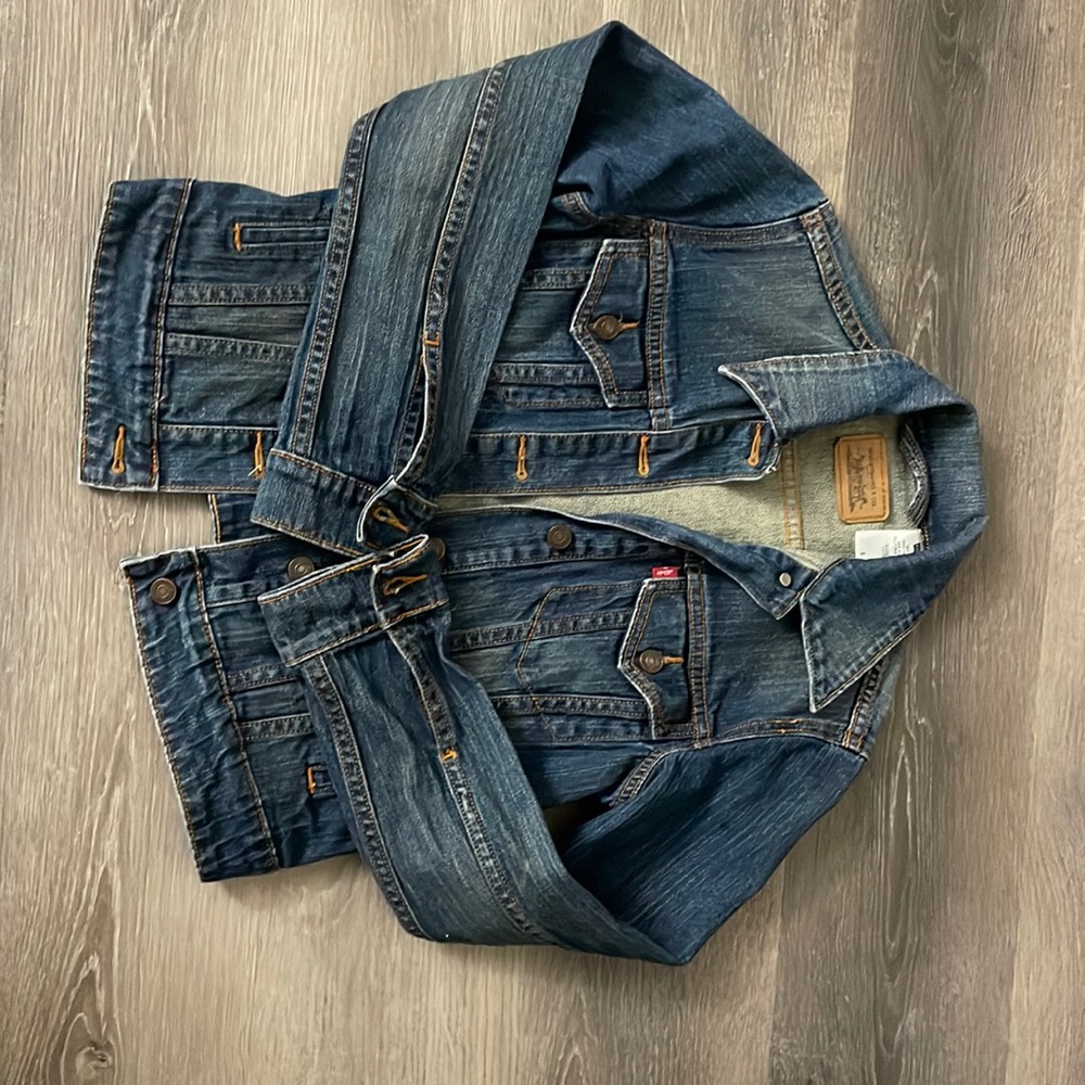 Women’s Levi Jean jacket